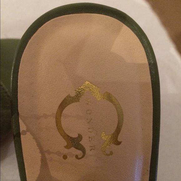 C Wonder green suede wedge sandals size 8 - Picture 7 of 7